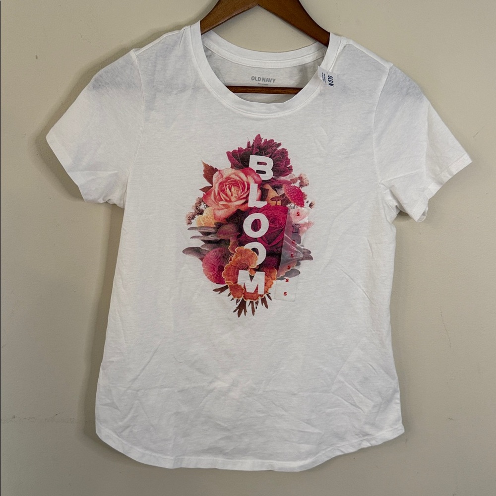 Old Navy Classic White Short Sleeve Tee Floral Bloom graphic colorful print SZ S